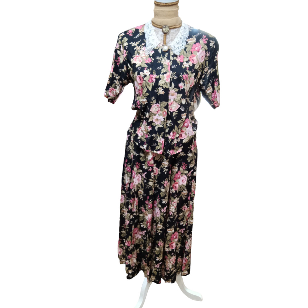 Vintage Amanicio Black Floral Grannycore Lace Collar Skirt and Blouse Set Size M